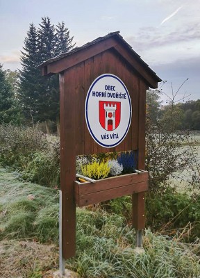 Uvítací tabule při vjezdech do města